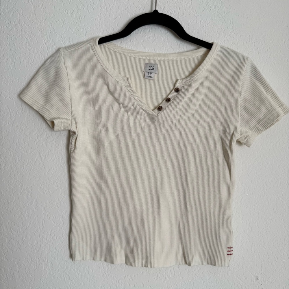 BDG Off White Cropped Tshirt